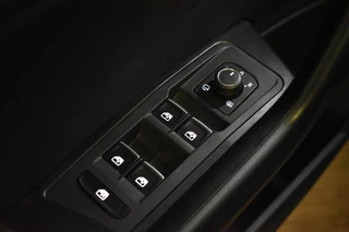 Volkswagen T-Roc CAMERA/BEATS/AKRAPOVIC/TREKHAAK - afbeelding nr 33