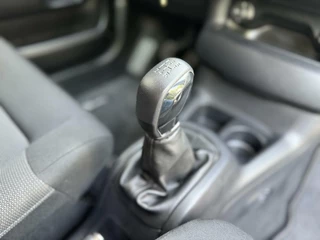 Citroën C4 Cactus Citroen C4 Cactus 1.2 PureTech Shine 110pk Navigatiesysteem | Climate control | Cruise control | Multifunctioneel stuurwiel | Trekhaak | Isofix | Getint glas | Inparkeerhulp | Parkeersensoren voor en achter | Achteruitrijcamera - afbeelding nr 50