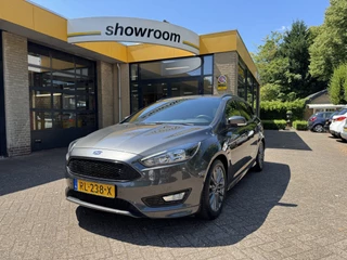 Ford Focus - 227258123-0