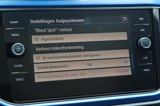 Volkswagen T-Roc Volkswagen T-Roc 1.5 TSI / PANODAK / VIRTUAL / DODEHOEK / ACC / CAMERA - afbeelding nr 16