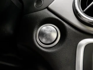 Mercedes-Benz CLA Mercedes-Benz CLA 180 AMG Sport Automaat (SCHUIFDAK, APPLE CARPLAY, GROOT NAVI, LEDER/ALCANTARA, STOELVERWARMING, SPORTSTOELEN, CRUISE, KEYLESS START, NIEUWSTAAT) - afbeelding nr 23