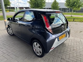 Toyota Aygo Toyota Aygo 1.0 VVT-i X-PLAY AIRCO/CAMERA - afbeelding nr 2