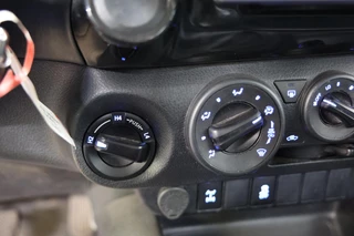 Toyota Hilux Toyota HiLux 2.4 D-4D 150PK Xtra Cab 4X4 - afbeelding nr 17