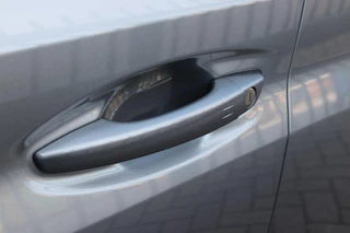 Peugeot 208 Peugeot 208 1.2 100PK ALLURE | CAMERA VOOR + ACHTER | KEYLESS ENTRY/START | DODEHOEK DETECTIE | NAVIGATIE | DRAADLOZE APPLE CARPLAY/ANDROID AUTO | PARKEERSENSOREN VOOR + ACHTER | ADAPTIVE CRUISE CONTROL | DAB+ RADIO | LED KOPLAMPEN | - afbeelding nr 23