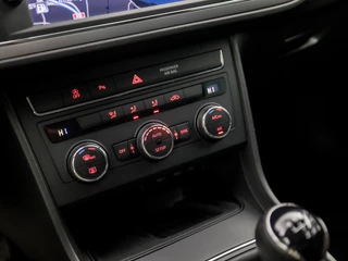 SEAT Leon (APPLE CARPLAY, NAVIGATIE, CLIMATE, CAMERA, KEYLESS, SPORTSTOELEN, GETINT GLAS, LANE ASSIST, PARKEERSENSOREN, NIEUWE APK, NIEUWSTAAT) - afbeelding nr 9