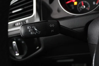 Volkswagen Golf Volkswagen Golf 1.0 TSI Comfortline (PARKEERSENSOREN, CRUISE ADAPTIEF, NAVIGATIE, STOELVERWARMING) - afbeelding nr 14