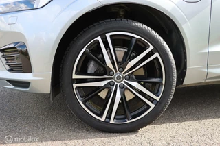Volvo XC60 Volvo XC60 2.0 T8 Twin Engine AWD R-Design / Pano / Bowers - afbeelding nr 33
