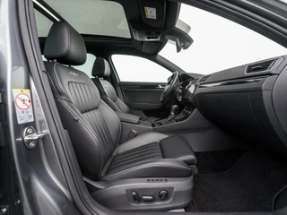 Škoda Superb Skoda Superb Combi 1.4 TSI iV 218pk Laurin & Klement | Leder | Panoramadak | 360 Camera | Trekhaak - afbeelding nr 19