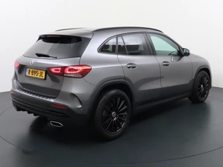 Mercedes-Benz GLA Mercedes-Benz GLA 200 AMG // Camera // Sfeerverlichting // Night Pakket // Augmented Reality // Carplay // 19