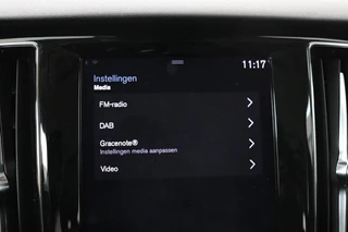 Volvo V60 Volvo V60 2.0 T4 Momentum Pro | Trekhaak | Adaptive cruise |  Stoelverwarming | Carplay | BLIS | Navigatie | Full LED | DAB | Half leder | Climate control - afbeelding nr 21