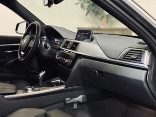 BMW 3 Serie BMW 3 Serie Touring 320i Edition M-Sport | Leder | NaviProf | CarPlay - afbeelding nr 27