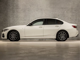 BMW 3 Serie BMW 3 Serie 320i M Sport 184Pk Automaat (APPLE CARPLAY, M PAKKET, GROOT NAVI, SFEERVERLICHTING, LEDER/ACANTARA, SPORTSTOELEN, GETINT GLAS, PARKEERSENSOREN, NIEUWE APK, NIEUWSTAAT) - afbeelding nr 2
