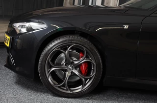Alfa Romeo Giulia Alfa Romeo GIULIA 2.0 T GME AWD Ti 280 Pk / FACELIFT / Aut / Navi / Camera / Memory / Acc / Lane Assist / Led / 19 Inch - afbeelding nr 33