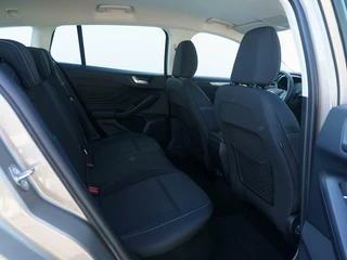 Ford Focus Ford Focus Wagon 1.0 EcoBoost 125pk Automaat Titanium Business | Navigatie | Winterpakket | Adaptive cruise - afbeelding nr 18