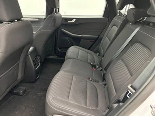 Ford Kuga Ford Kuga 2.5 PHEV Titanium 225pk | Driver Assistance Pack | Winterpack | Wegklapbare Trekhaak | All Season Michelin Cross Climate | 1.500kg Trekgewicht - afbeelding nr 23