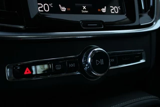 Volvo V90 Volvo V90 2.0 T4 Inscription 210pk | Lederen dashboard | Trekhaak - afbeelding nr 32