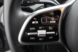 Mercedes-Benz A-Klasse Mercedes-Benz A-klasse 200 Automaat Progressive | Sfeerverlichting | Navigatie | Climate control | Camera | Parkeer sensoren | Half Lederen Bekleding | Led  | Cruise Control | LMV Velgen - afbeelding nr 15