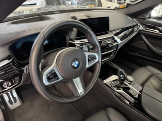 BMW 5 Serie BMW 5 Serie 530e xDrive M-Sport iPerformance High Executive Schuifdak Headup Harman Kardon Trekhaak - afbeelding nr 3