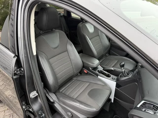 Ford Kuga Ford Kuga 1.5 Ecoboost Titanium Styling Pack 150pk | Trekhaak | Panoramadak | Touch Screen | Xenon | Achteruitrijcamera - afbeelding nr 38