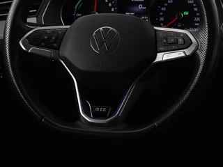 Volkswagen Passat Volkswagen Passat 1.4 TSI PHEV GTE | Adaptive cruise | Trekhaak wegklapbaar | Stoelverwarming |  Navigatie | Full LED - afbeelding nr 9
