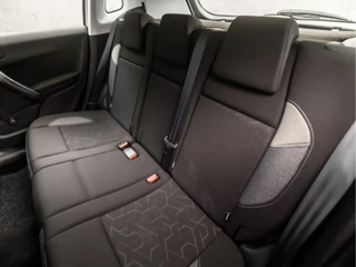 Peugeot 2008 Automaat (APPLE CARPLAY, NAVIGATIE, CAMERA, CLIMATE, CRUISE, SPORTSTOELEN, PARKEERSENSOREN, NIEUWE APK, NIEUWSTAAT) - afbeelding nr 14