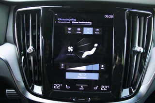 Volvo V60 Volvo V60 2.0 T6 340PK RECHARGE AWD R-DESIGN **NIEUWSTAAT!** | ELEKTRISCH BEDIENBARE VOORSTOELEN MET GEHEUGEN OP BESTUURDERSSTOEL | 18