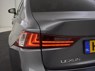 Lexus IS Lexus IS 300h Luxury Line | Mark Levinson | Schuifdak | Stoelkoeling - afbeelding nr 13