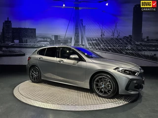 BMW 1 Serie BMW 1-serie 118i M-Sport *Carplay*Camera* - afbeelding nr 1