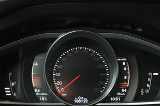 Volvo V40 Volvo V40 Cross Country 2.0 T4 Momentum | Automaat | Stoelverwarming |  Trekhaak | Camera | Full LED | Navigatie | Achterbankverwarming | Climate control - afbeelding nr 25