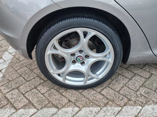 Alfa Romeo Giulietta Alfa Romeo Giulietta 1.4 TURBO SPORT Navi | Cruise | Climate Control - afbeelding nr 32