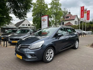 Renault Clio Renault Clio ESTATE 0.9 TCE INTENS / NAVI / CAMERA / TREKHAAK / DAB / LED - afbeelding nr 1
