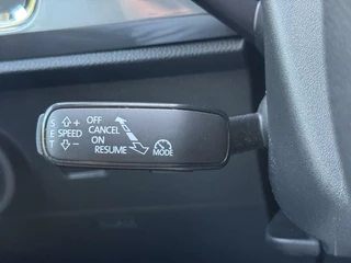SEAT Ateca Seat Ateca 1.0 EcoTSI Limited Edition Volleer | Stoelverwarming | Apple CarPlay | Navigatiesysteem | Elektrisch bedienbare achterklep | Lichtmetalen velgen | Draadloze telefoonlader | Lane assist & Blind Spot detectie | Parkeersensoren voor en achter - afbeelding nr 11