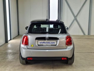 MINI Electric MINI Electric Mini Classic 33 kWh 184pk | Camera | Stoelverwarming | Draadloze lader - afbeelding nr 5