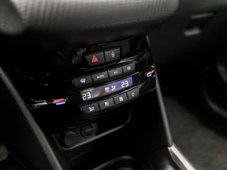 Peugeot 2008 Automaat (APPLE CARPLAY, NAVIGATIE, CAMERA, CLIMATE, CRUISE, SPORTSTOELEN, PARKEERSENSOREN, NIEUWE APK, NIEUWSTAAT) - afbeelding nr 9