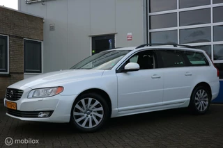 Volvo V70 Volvo V70 2.0 D4 Nordic+ AUTOMAAT/LEDER/XENON/TREKHAAK/NAP - afbeelding nr 3