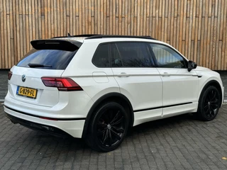 Volkswagen Tiguan Volkswagen Tiguan 1.5 TSI R-line Automaat | Panorama | Leer | LED Verlichting | Actief Demping Systeem | Achteruitrijcamera | Black Style | 20 inch velgen | Elektrische verstelbare stoelen | Afneembare trekhaak - afbeelding nr 2