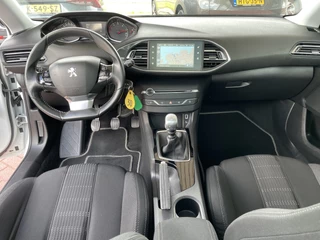 Peugeot 308 Peugeot 308 SW 1.6 BlueHDI 120 pk Blue Lease Executive Pack Trekhaak Panoramadak Camera Parkeersensoren DAB Clima en Cruise Control Wit Metallic Nette auto zuinige Euro 6 Diesel Station - afbeelding nr 11