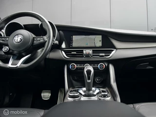Alfa Romeo Giulia Alfa Romeo Giulia 2.0 T GME AWD Ti 280 pk I Leder I Navi I - afbeelding nr 8