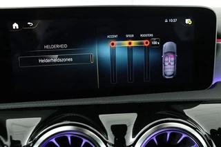 Mercedes-Benz A-Klasse Mercedes-Benz A-klasse 250e AMG Night | Stoelverwarming | Carplay |  Widescreen | Sfeerverlichting | Camera | Leder/Alcantara | Navigatie | Full LED - afbeelding nr 24