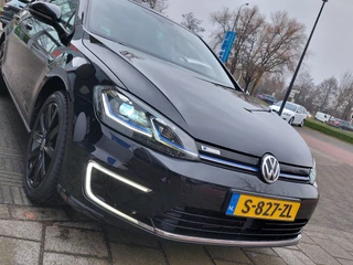 Volkswagen e-Golf e-Golf 136pk Automaat 5-Deurs | Warmtepomp | Navi | Apple Carplay+Android Auto | Clima | Adap. Cruise | Led Koplampen | Pdc V+A | Stoelverwarming | Privacy Glass | 17''lm | Trekhaak - afbeelding nr 45