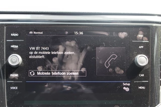 Volkswagen T-Roc Volkswagen T-Roc 1.5 TSI Sport 150PK! Virtual/Navi/17