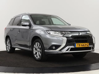 Mitsubishi Outlander Mitsubishi Outlander 2.4 PHEV Pure | Carplay | Trekhaak |  Leder/Alcantara | Keyless | Camera | Climate control | Cruise control - afbeelding nr 33