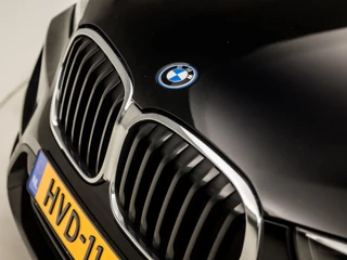 BMW X1 BMW X1 xDrive25e Sportline 221Pk Automaat (GROOT NAVI, DEALER ONDERHOUDEN, SFEERVERLICHTING, CLIMATE, LEDER, STOELVERWARMING, SPORTSTOELEN, GETINT GLAS, ELEK ACHTERKLEP, NIEUWE APK, NIEUWSTAAT) - afbeelding nr 40
