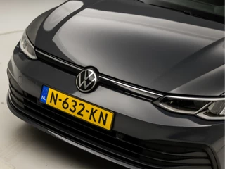 Volkswagen Golf Automaat (APPLE CARPLAY, GROOT NAVI, SFEERVERLICHTING, SPORTSTOELEN, DAB+, ADAPTIVE CRUISE, PARKEERSENSOREN, NIEUWE APK, NIEUWSTAAT) - afbeelding nr 35