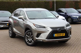 Lexus NX 300h AWD Luxury Line