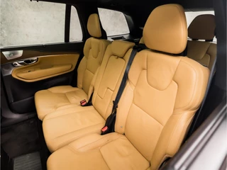 Volvo XC90 408Pk Automaat (PANORAMADAK, LUCHTVERING, APPLE CARPLAY, BOWERS&WILKINS, MEMORY SEATS, COGNAC LEDER, HEAD-UP DISPLAY, KEYLESS, GETINT GLAS, 360 CAMERA, ZWART HEMEL, NIEUWSTAAT) - afbeelding nr 15