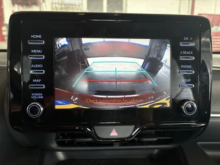 Toyota Yaris Toyota Yaris 1.5 Hyb. Dynamic ACHTER CAMERA-NAVI-BLUETOOTH - Allseason - afbeelding nr 11