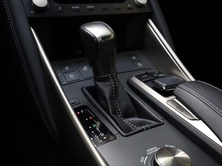 Lexus IS Lexus IS 300h Hybrid F-Sport Line | Mark Levinson | Schuifdak | Stoelvent - afbeelding nr 23