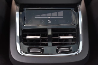 Volvo XC60 Volvo XC60 2.0 B4 AWD INSCRIPTION / ADAP. CRUISE / P.DAK / 360 CAM./ H&K AUDIO - afbeelding nr 45