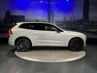 Volvo XC60 Volvo XC60 2.0 T6 Plug-in hybrid AWD Plus Dark *Pano*HKSound*Leder*Memory* - afbeelding nr 12